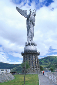 Jungfrau Maria auf Panecillo Hügel